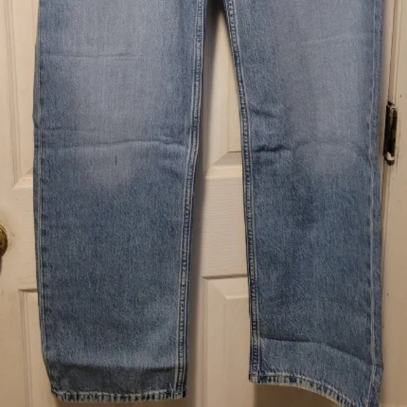 NWT LEVI'S LOW PRO Lightweight Ladies Jean Size 33 =Size 16 - Picture 3 of 6